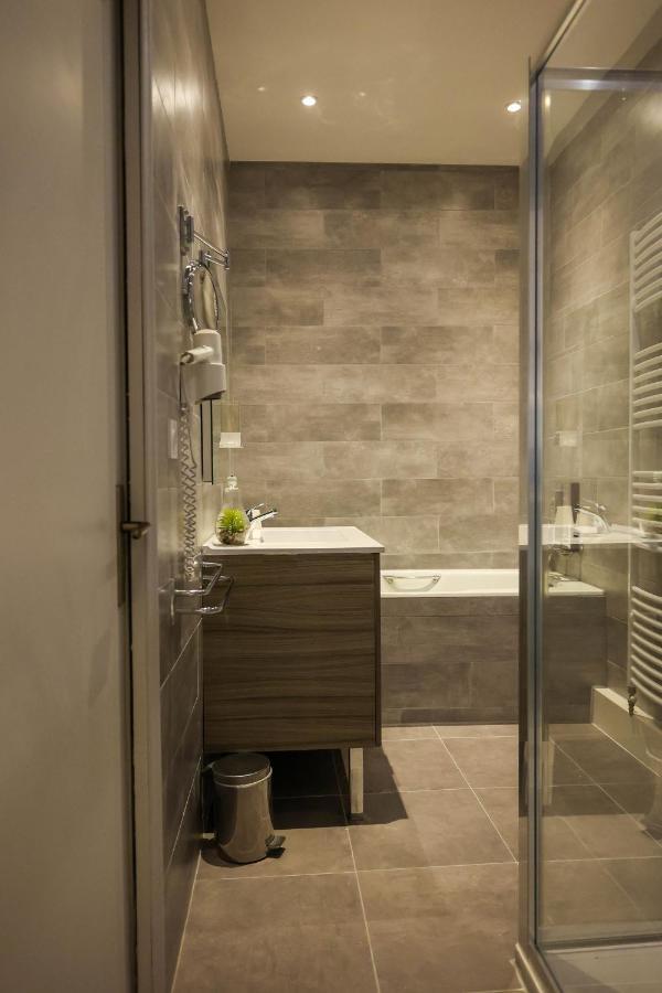 Hotel Le Chapon Fin Моасак Екстериор снимка