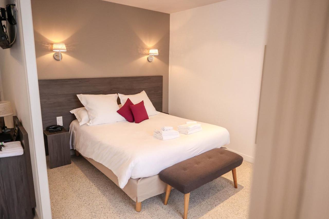 Hotel Le Chapon Fin Моасак Екстериор снимка