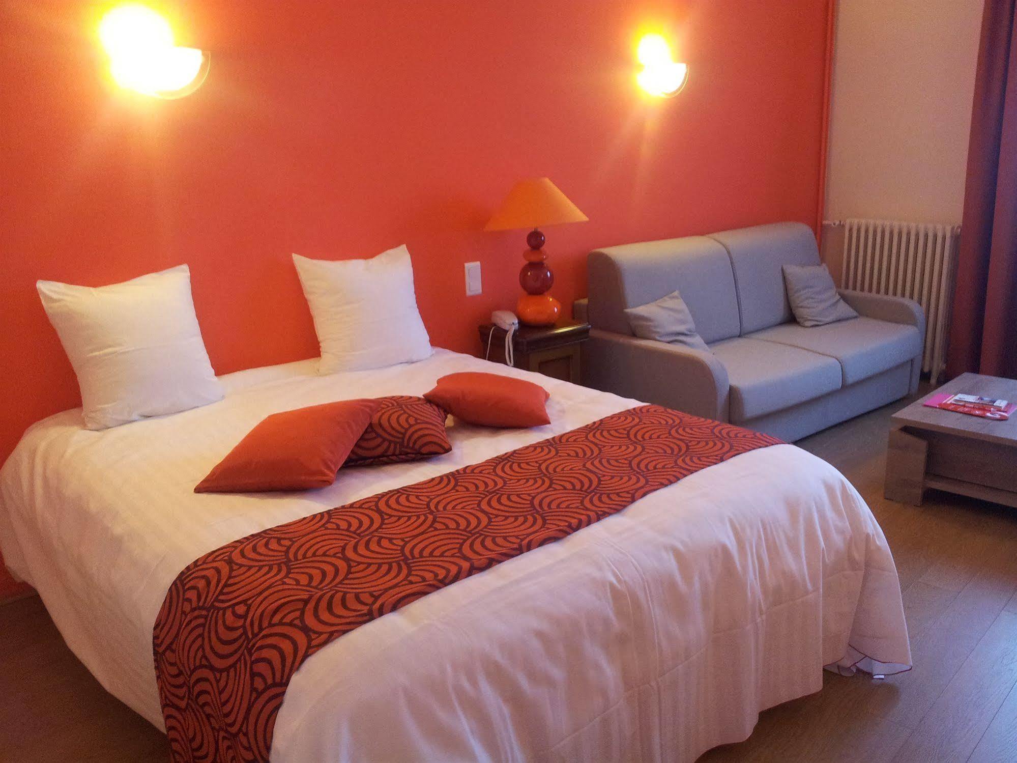 Hotel Le Chapon Fin Моасак Екстериор снимка