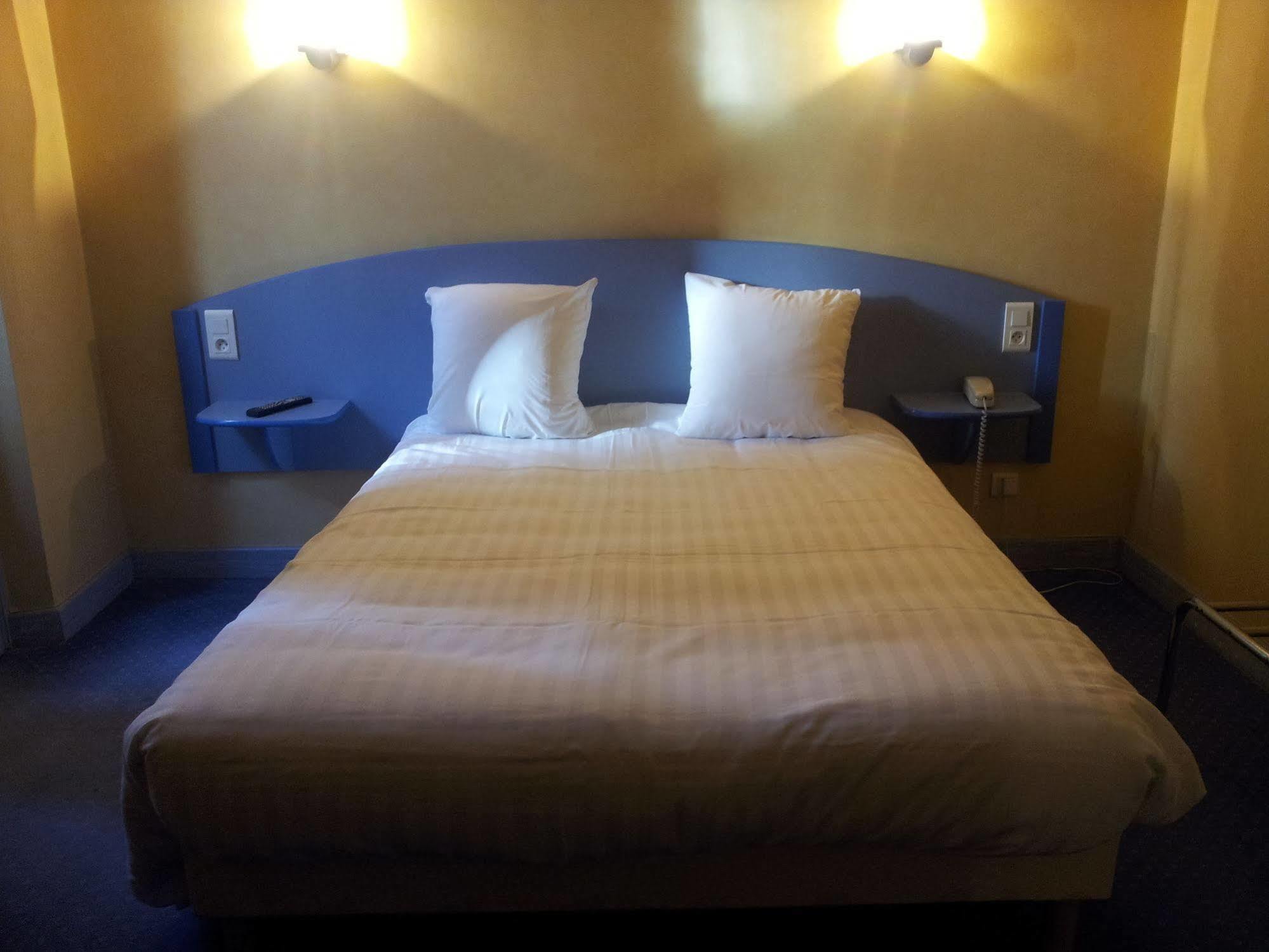 Hotel Le Chapon Fin Моасак Екстериор снимка