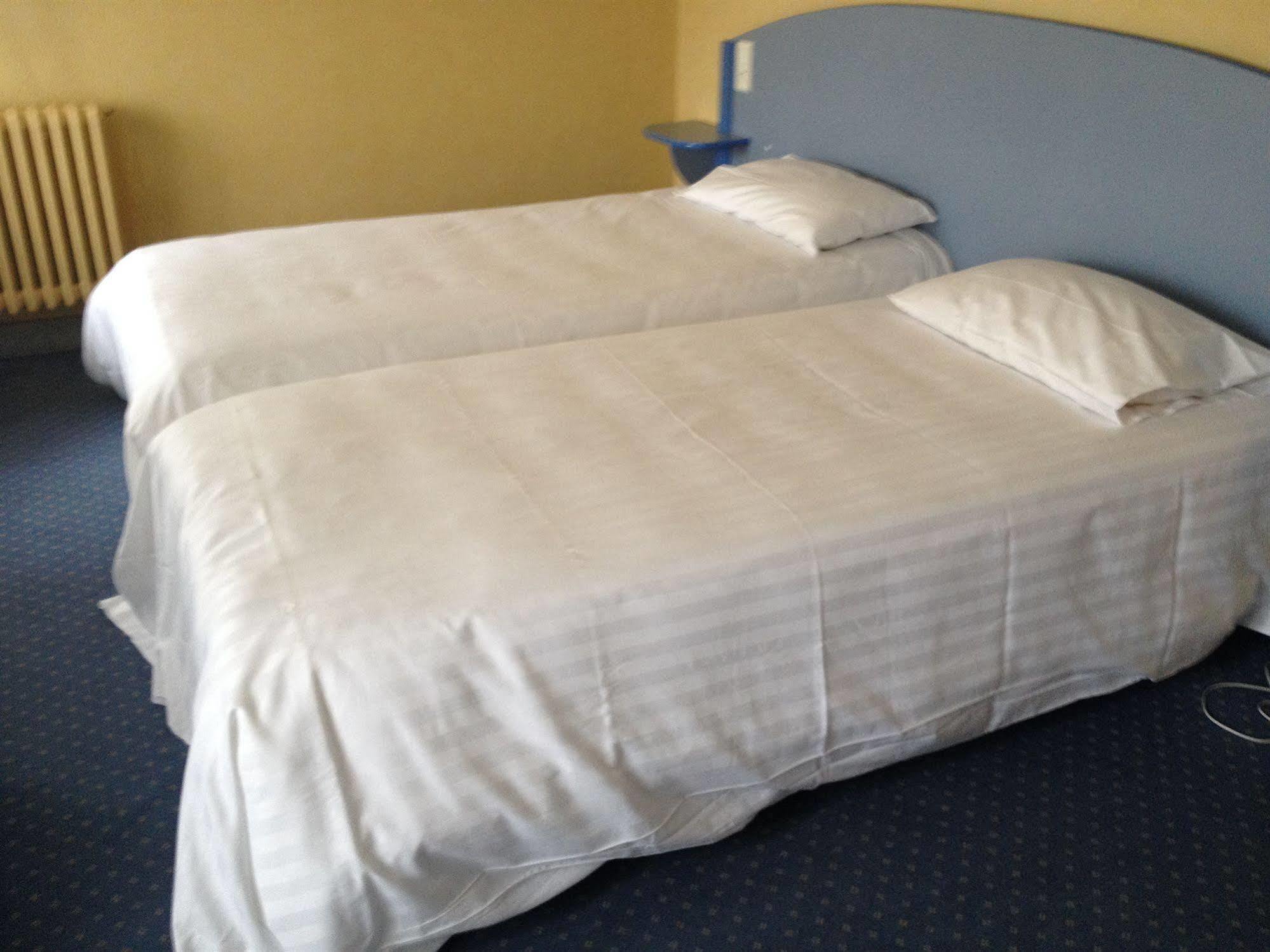 Hotel Le Chapon Fin Моасак Екстериор снимка