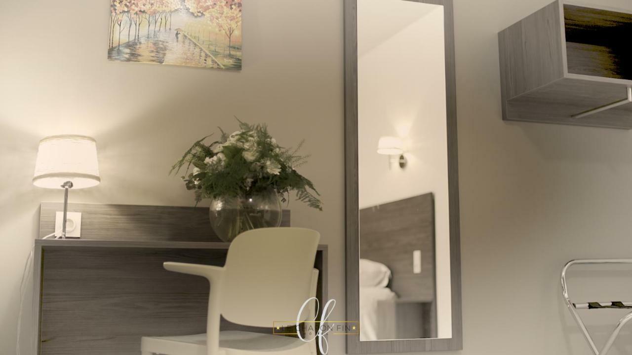 Hotel Le Chapon Fin Моасак Екстериор снимка