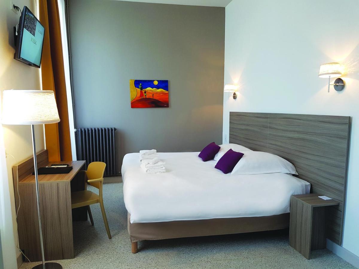 Hotel Le Chapon Fin Моасак Екстериор снимка